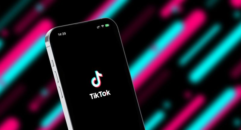 Как смотреть новые видео из TikTok на iPhone?